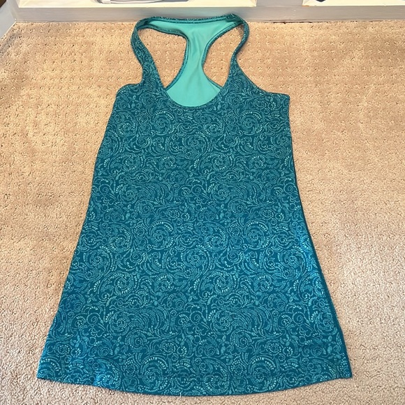 Lululemon Razorback Tank. Size 4. - Picture 3 of 4